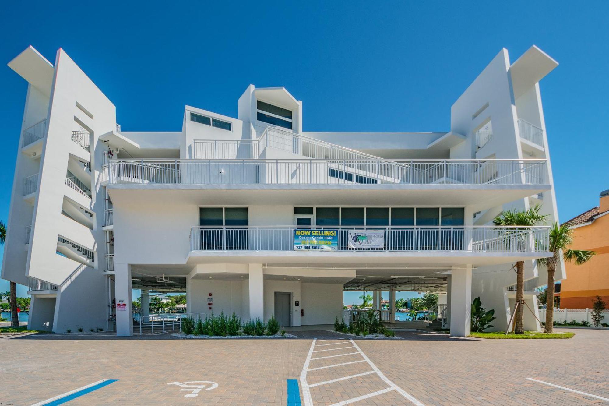 סיינט פיט ביץ' Provident Oceana Beachfront Suites מראה חיצוני תמונה