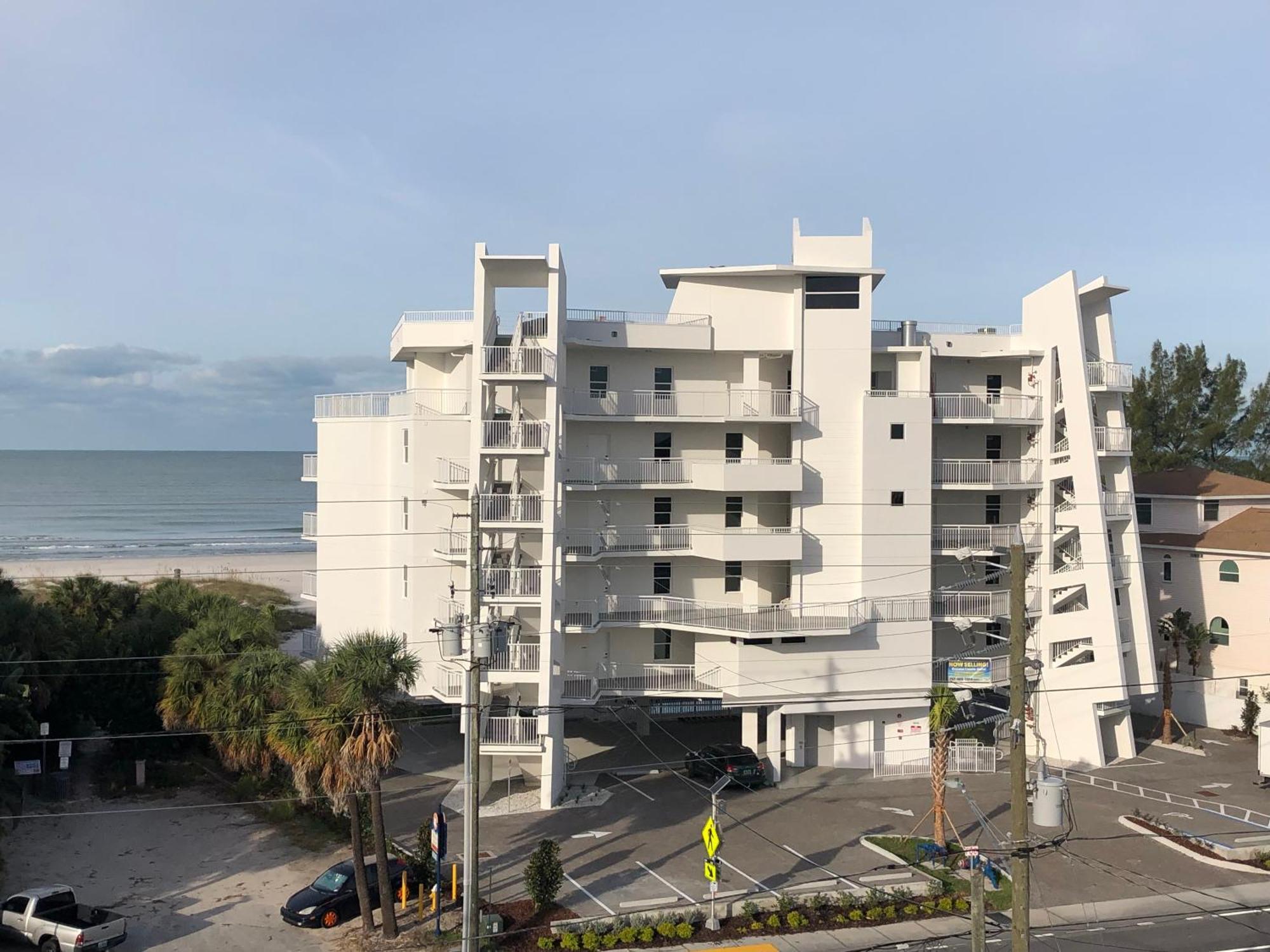 סיינט פיט ביץ' Provident Oceana Beachfront Suites מראה חיצוני תמונה